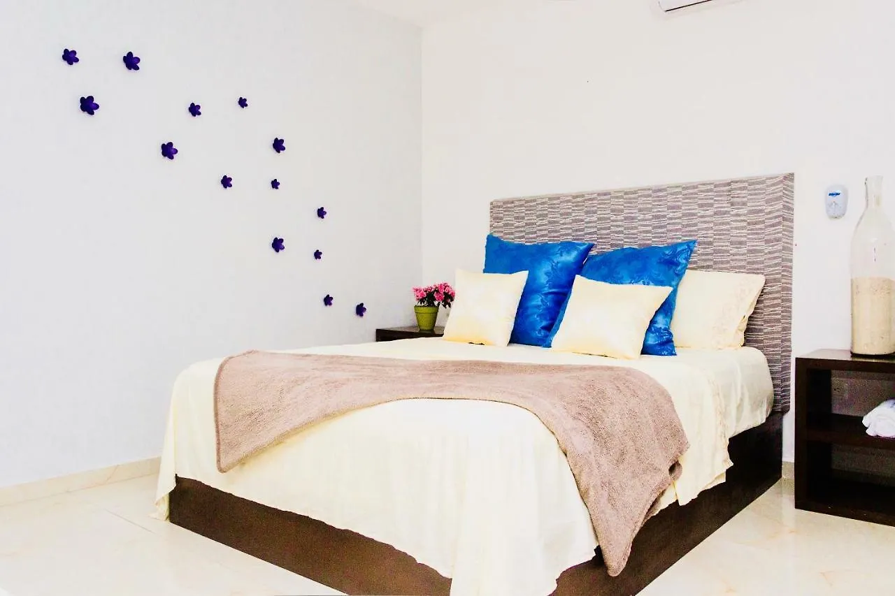 Aquamarina Economy Studio Playa del Carmen 2*,